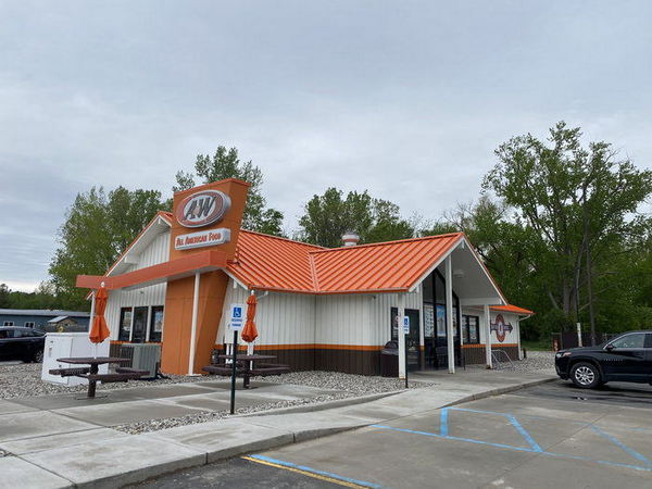 A&W Restaurant - Beaverton - 370 Ross St (newer photo)